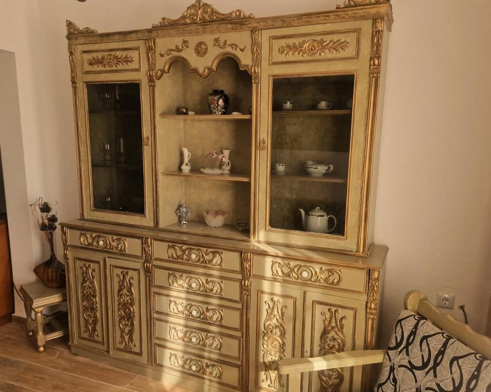 Library, Seating area