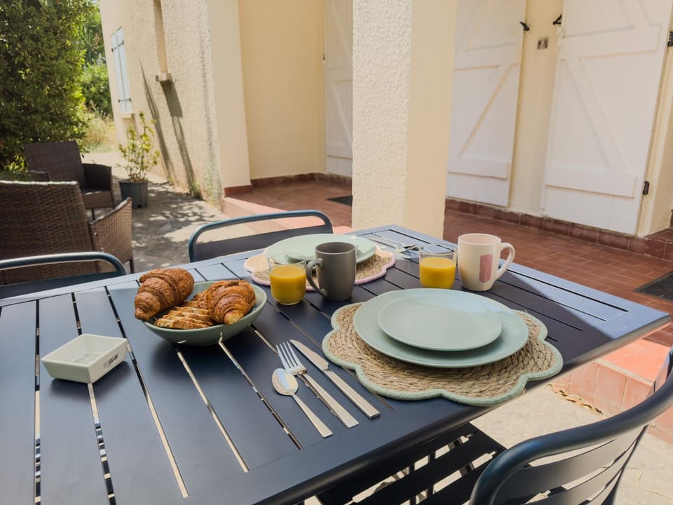 Patio, Dining area