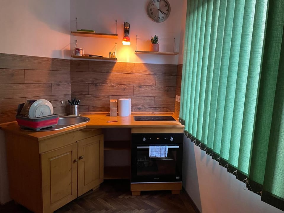 oven, kitchen