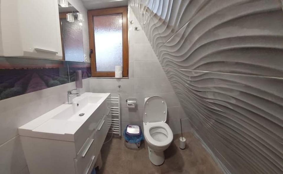Toilet, Bathroom
