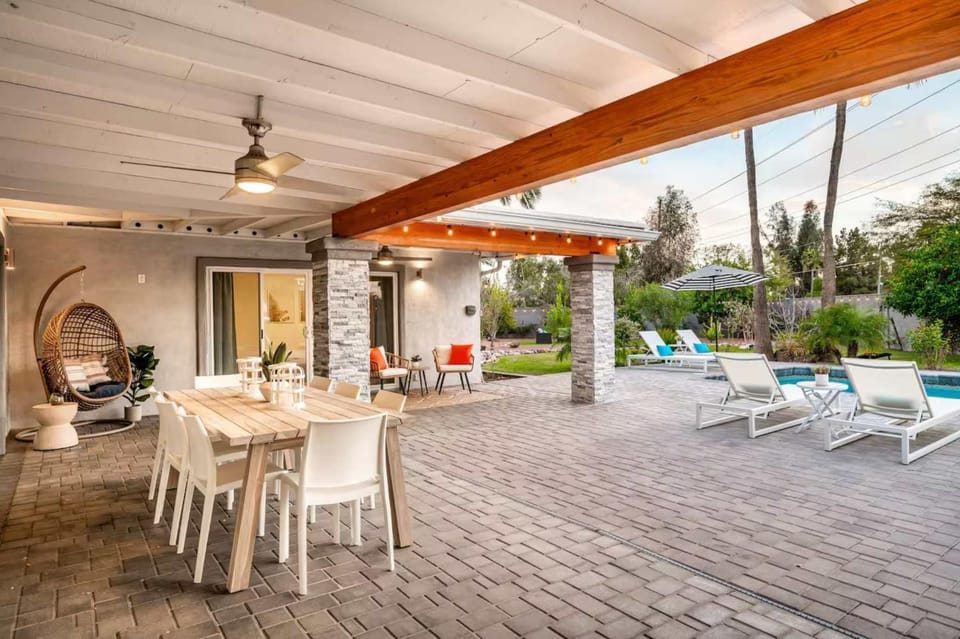 Family Pool House Oasis with Game Room House in Scottsdale