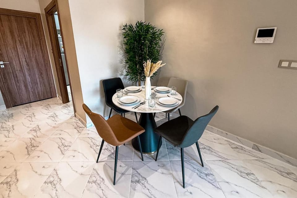 Living room, Seating area, Dining area, air conditioner