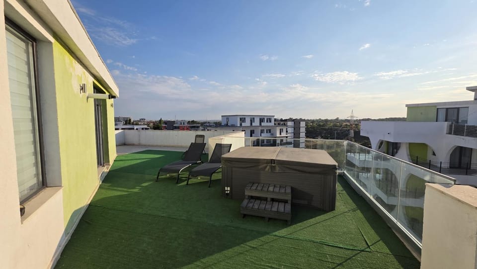 Zigzag Apartment in Constanța County