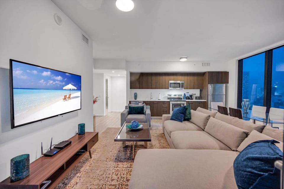 High Floor Unit Heart Of Miami with pool and gym Apartment in Miami