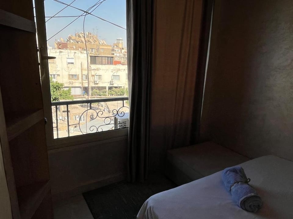 شقة فندقية بالزمالك خلف فندق ام كلثوم اطلالة جانبية على النيل Apartment in Cairo
