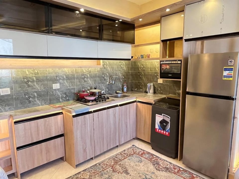 شقة فندقية بالزمالك خلف فندق ام كلثوم اطلالة جانبية على النيل Apartment in Cairo