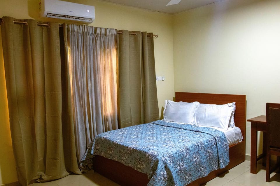 Bathroom, Balcony/Terrace, Lounge or bar, Bedroom, Breakfast, minibar, air conditioner