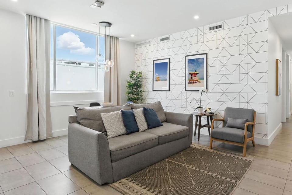 South Beach Stylish 2BR Retreat Apartment in Flamingo Lummus