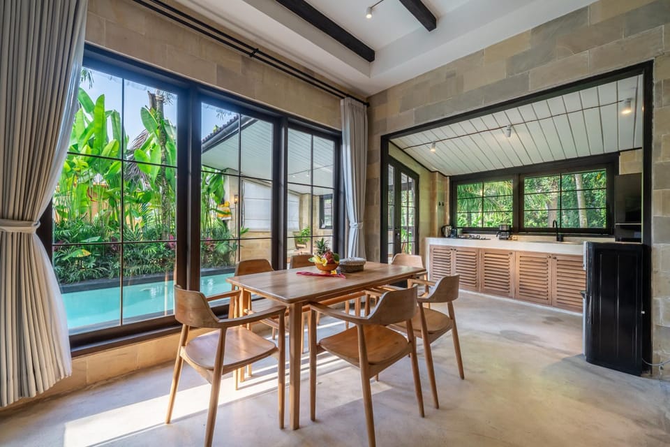 Kitchen or kitchenette, Dining area, Pool view
