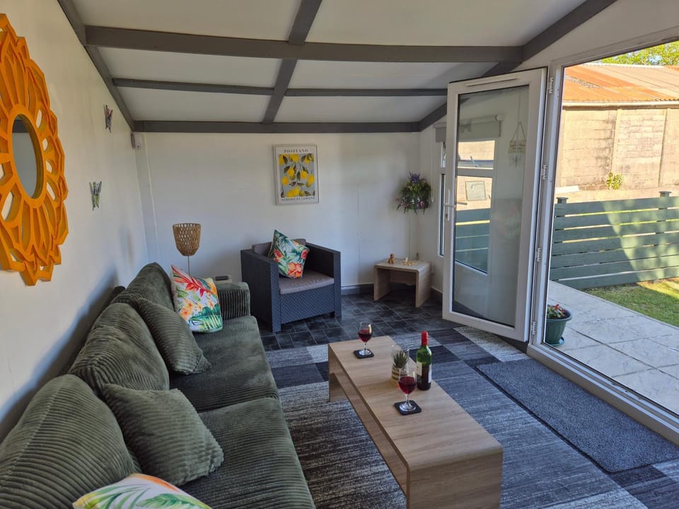 Quarryman's Cottage House in Rhos