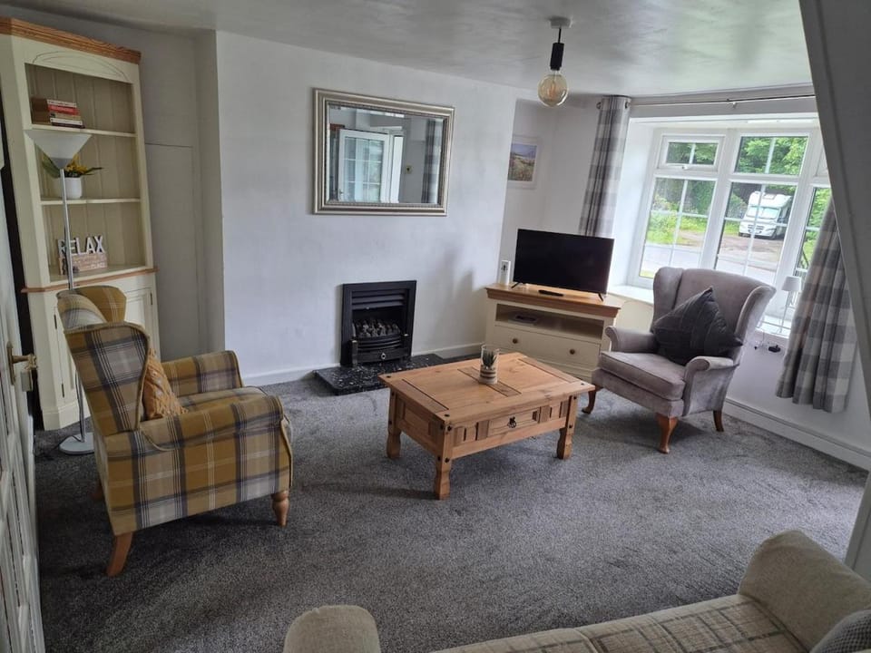 Quarryman's Cottage House in Rhos