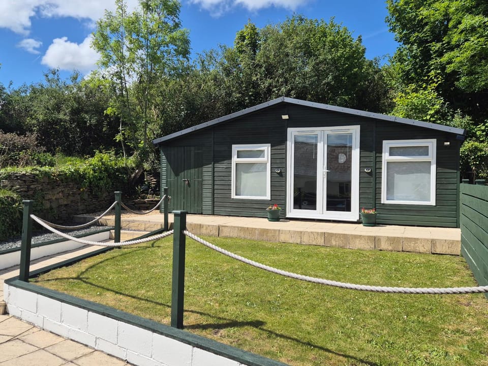 Quarryman's Cottage House in Rhos