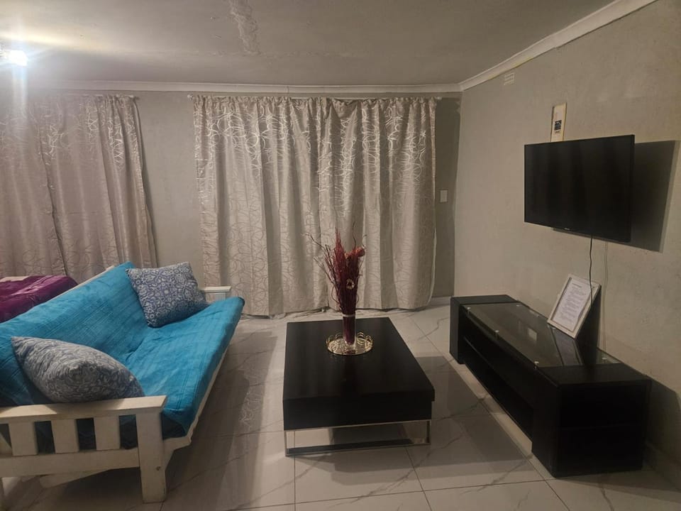 TV and multimedia, Seating area