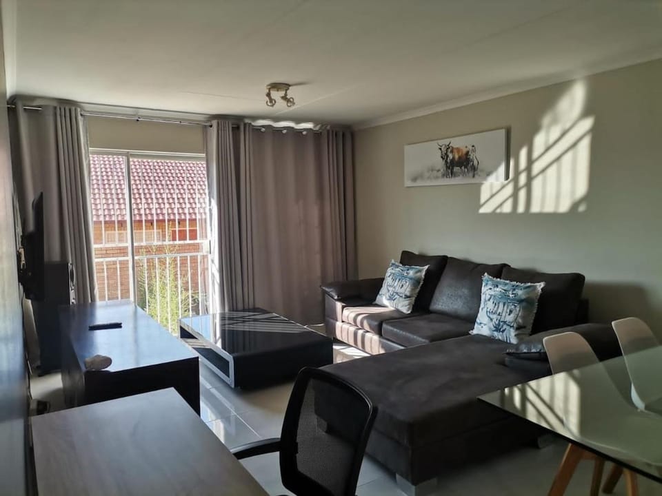 Lovely 2 Bedroom Townhouse with private garden Apartment in Pretoria