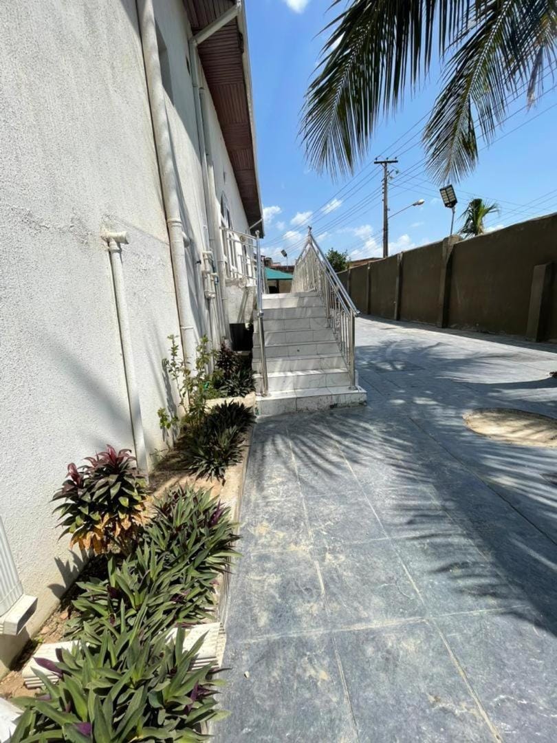 Property building, Day, Street view