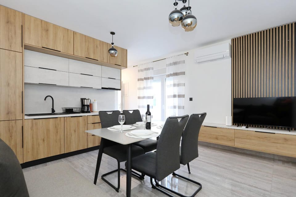 Kitchen or kitchenette, Living room, Dining area