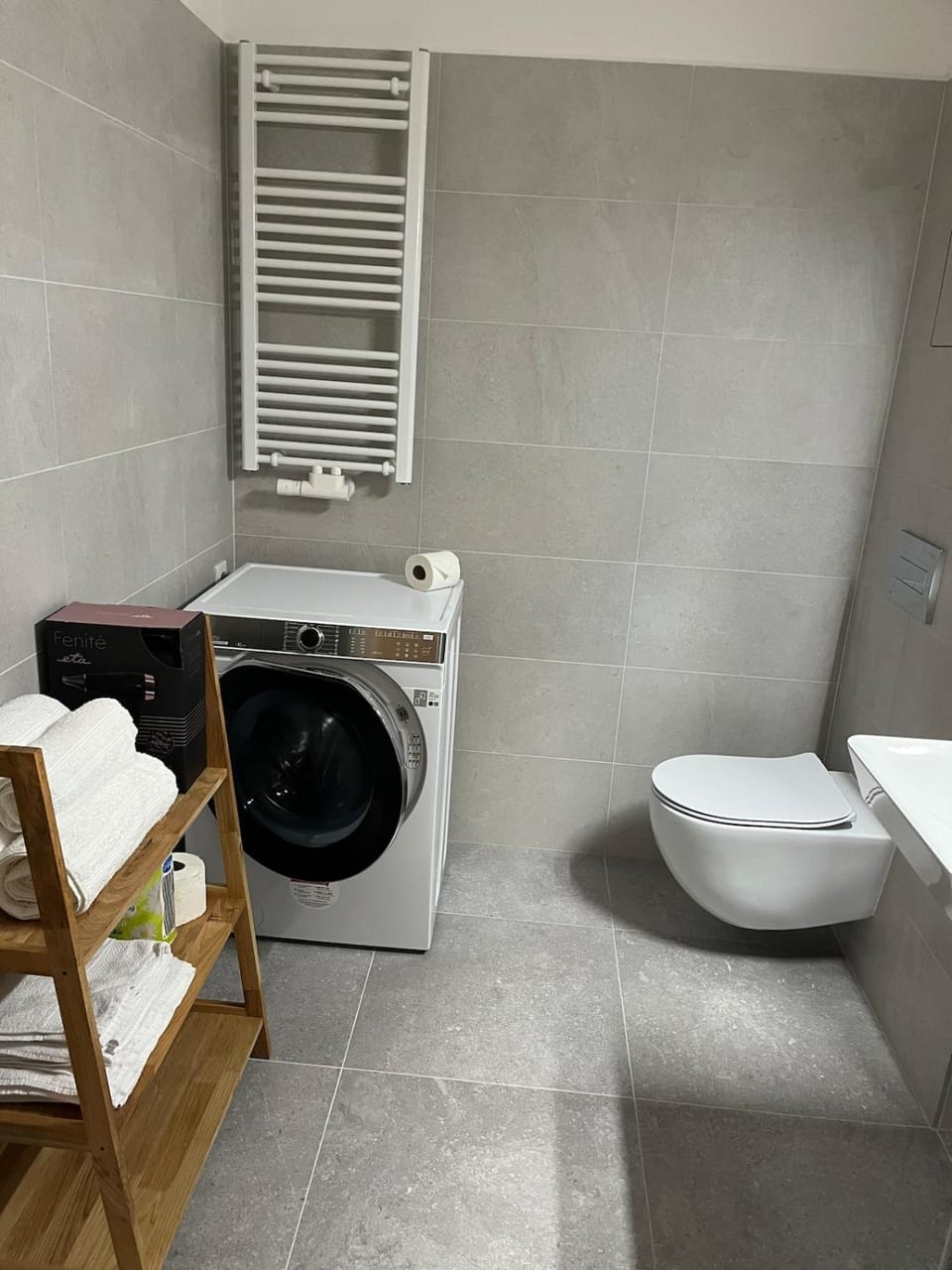 Bathroom, washing machine