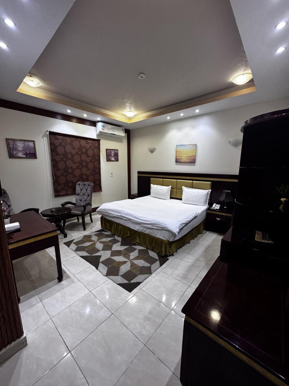 Photo of the whole room