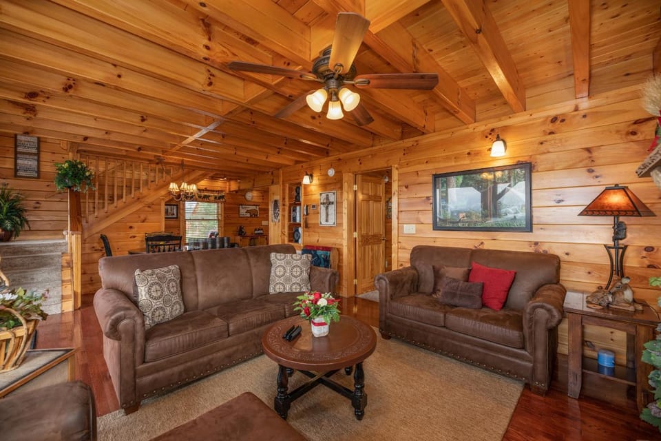 1 Above the Smokies by American Patriot Getaways House in Pigeon Forge