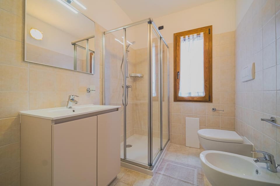 Shower, Toilet, Bathroom, bidet