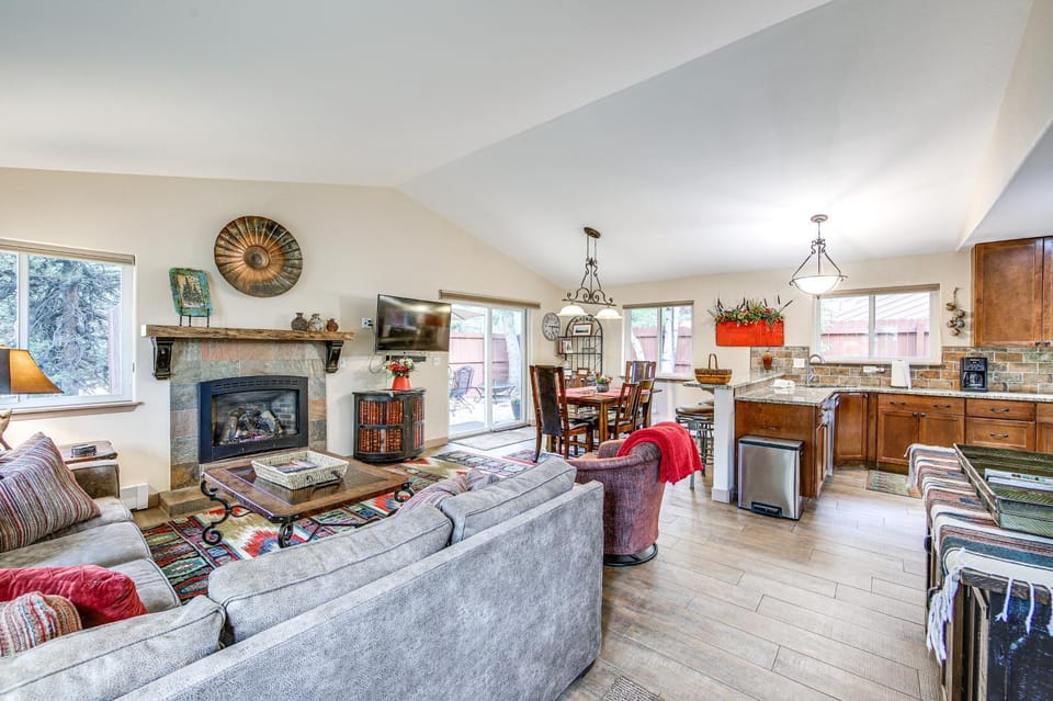 Walk to Ski Shuttle: Dtwn Frisco Gem w/ Fireplace! House in Frisco