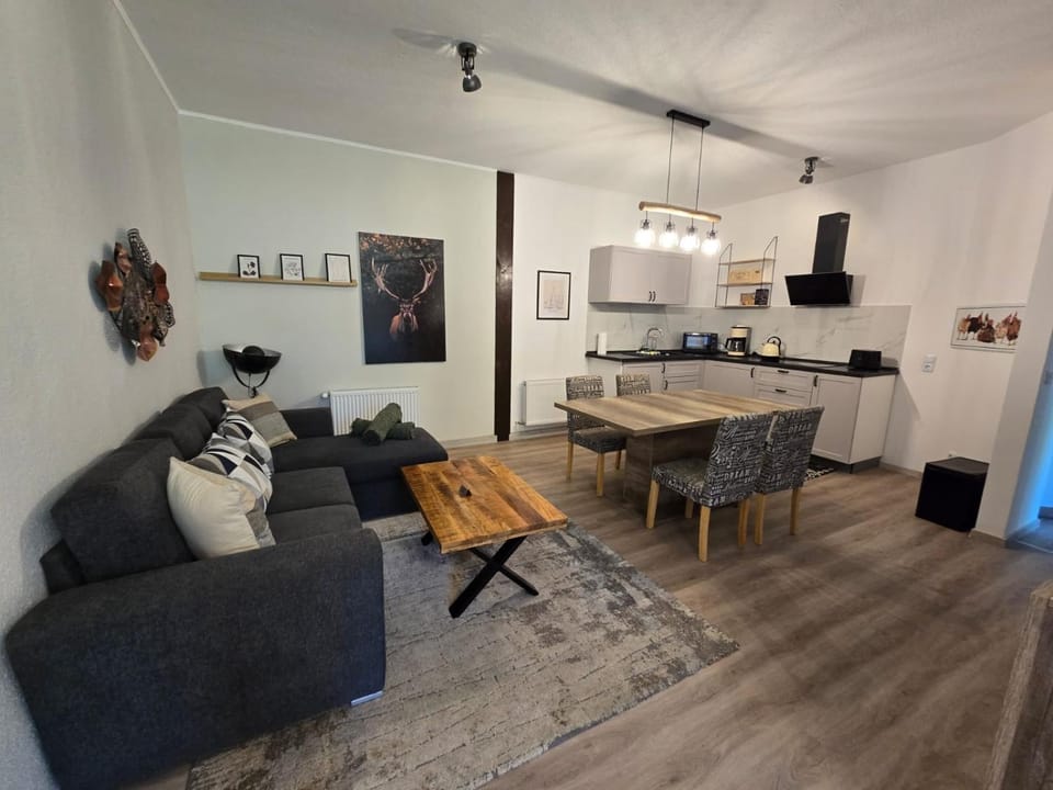 Neu renovierte, komplett ausgestattete Ferienwohnung mit 2 Schlafzimmern Apartment in Mecklenburgische Seenplatte