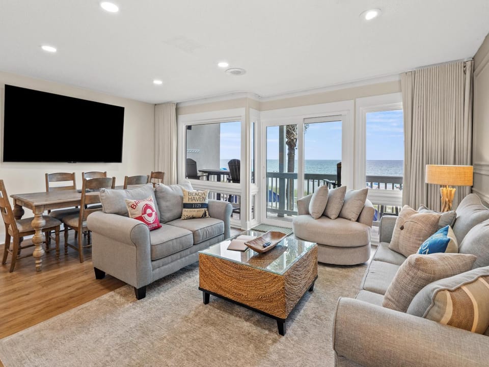 TV and multimedia, View (from property/room), Balcony/Terrace, Living room, Dining area, Sea view