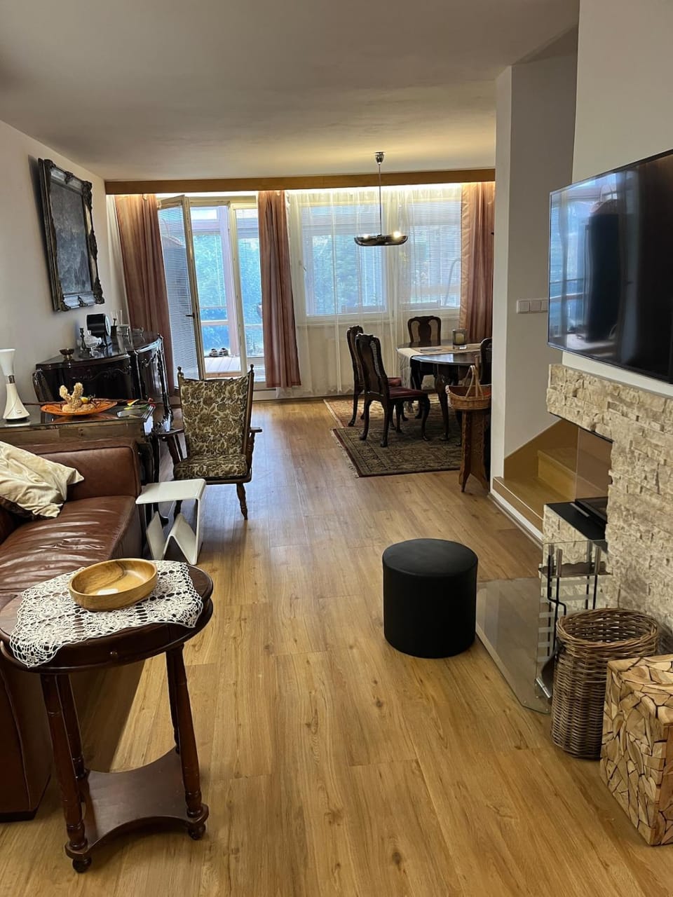 Communal lounge/ TV room, TV and multimedia, Living room, Dining area
