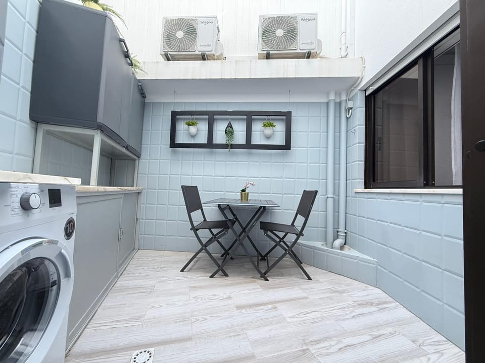 Patio, Day, Balcony/Terrace, Dining area, pet friendly, storage, washing machine