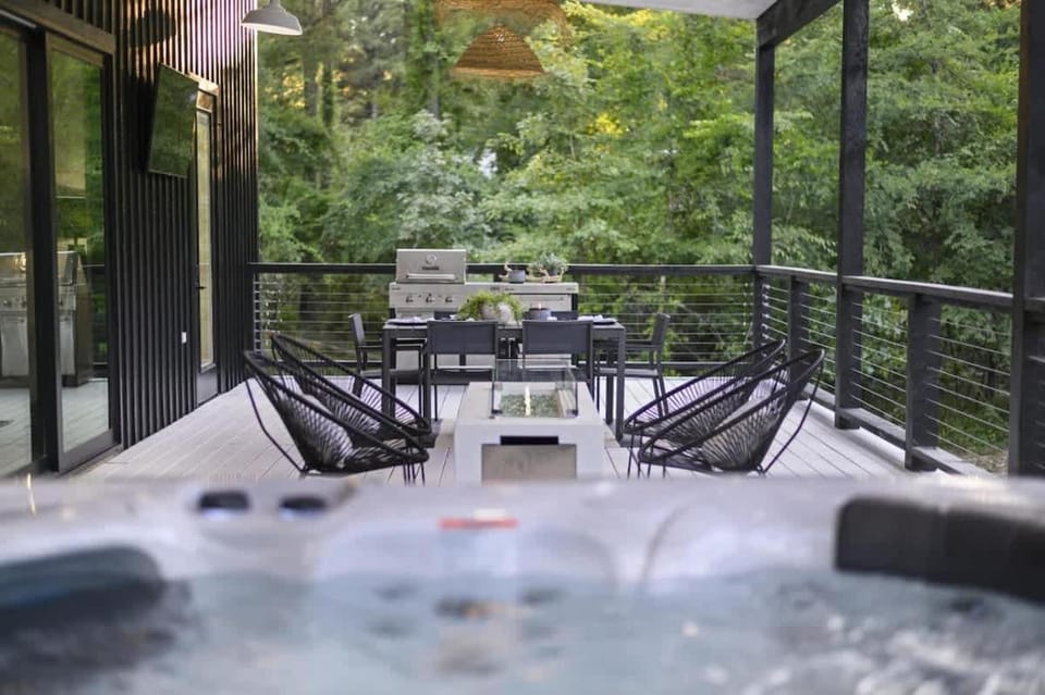 Modern Design - Fireplaces - Hot Tub House in Broken Bow