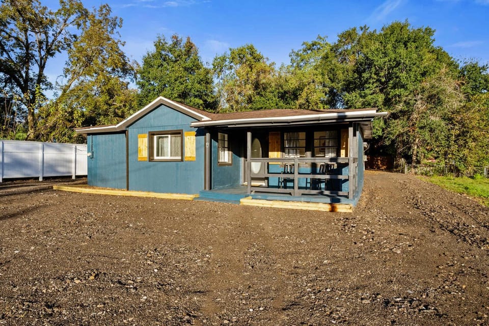 Property building, Day