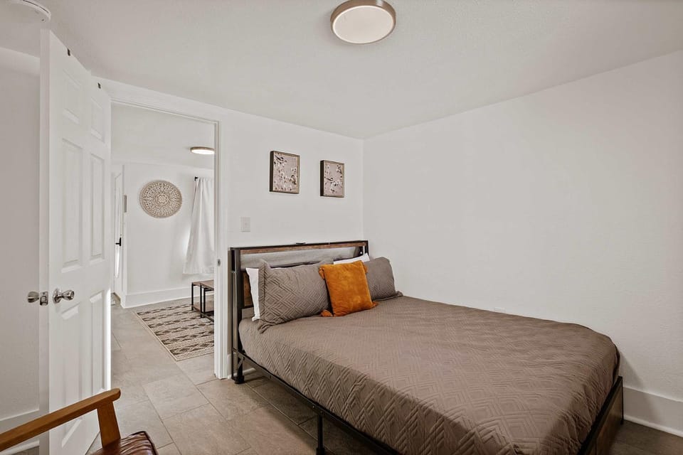 Bed, Bedroom