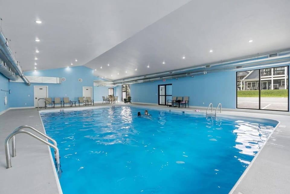 Stillwater - Sleeps 26 - Lake View - Indoor Pool House in Branson