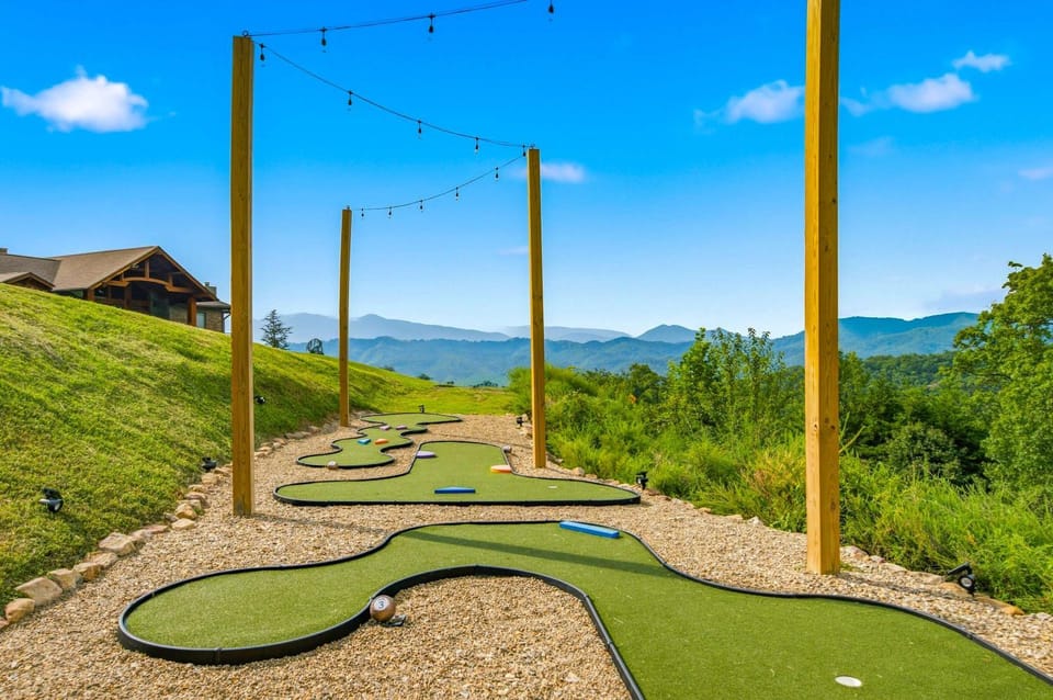 The Summit - Mountain View - Indoor Pool - Hot Tub House in Sevier County