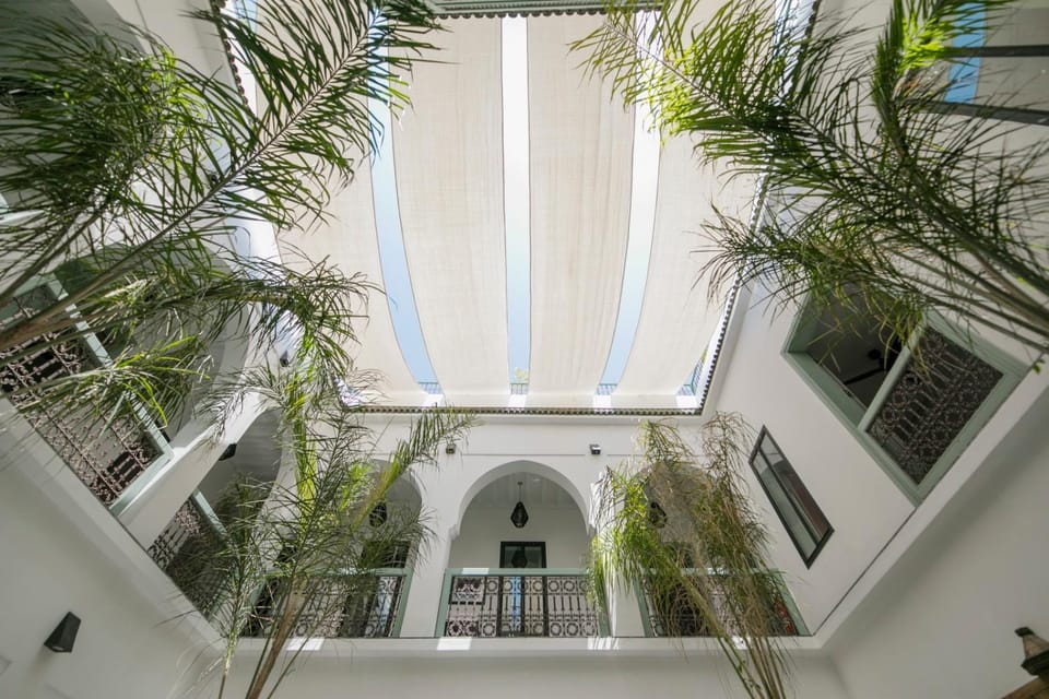 Day, Inner courtyard view
