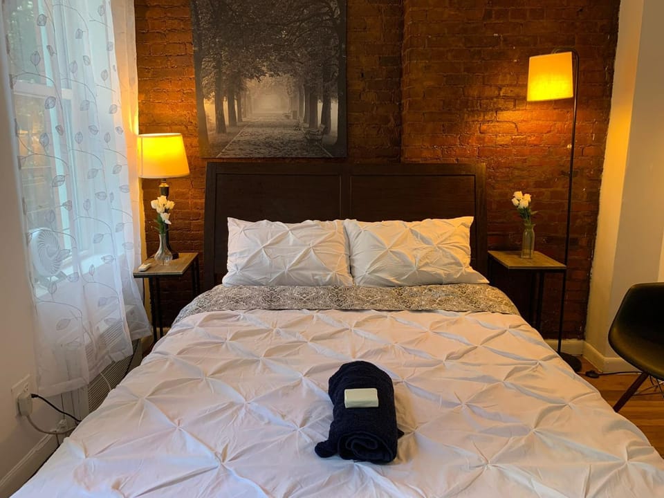 PRIME LOCATION 2 BEDROOMS APT UPPER EAST SIDe Apartment in Upper East Side