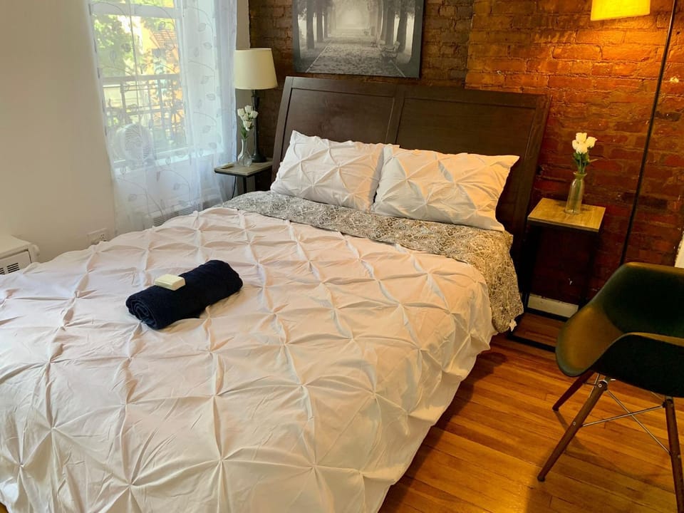 PRIME LOCATION 2 BEDROOMS APT UPPER EAST SIDe Apartment in Upper East Side
