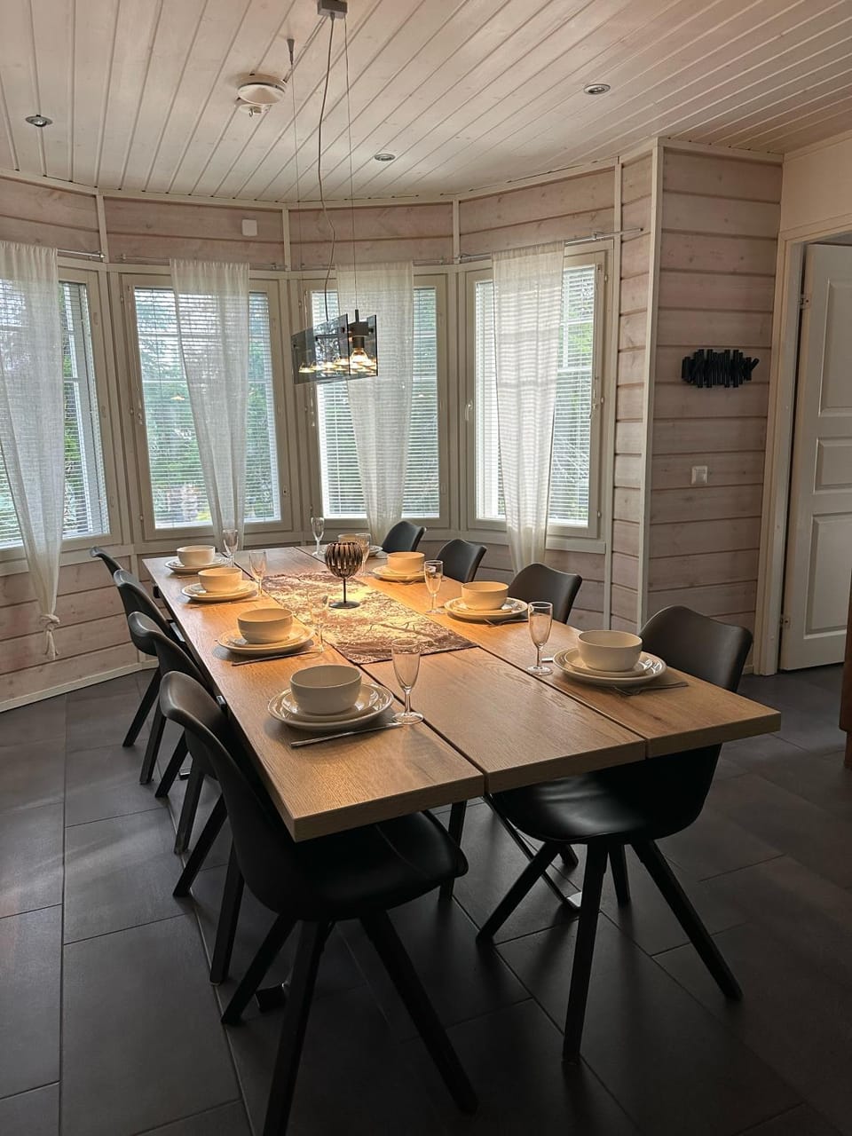 Seating area, Dining area