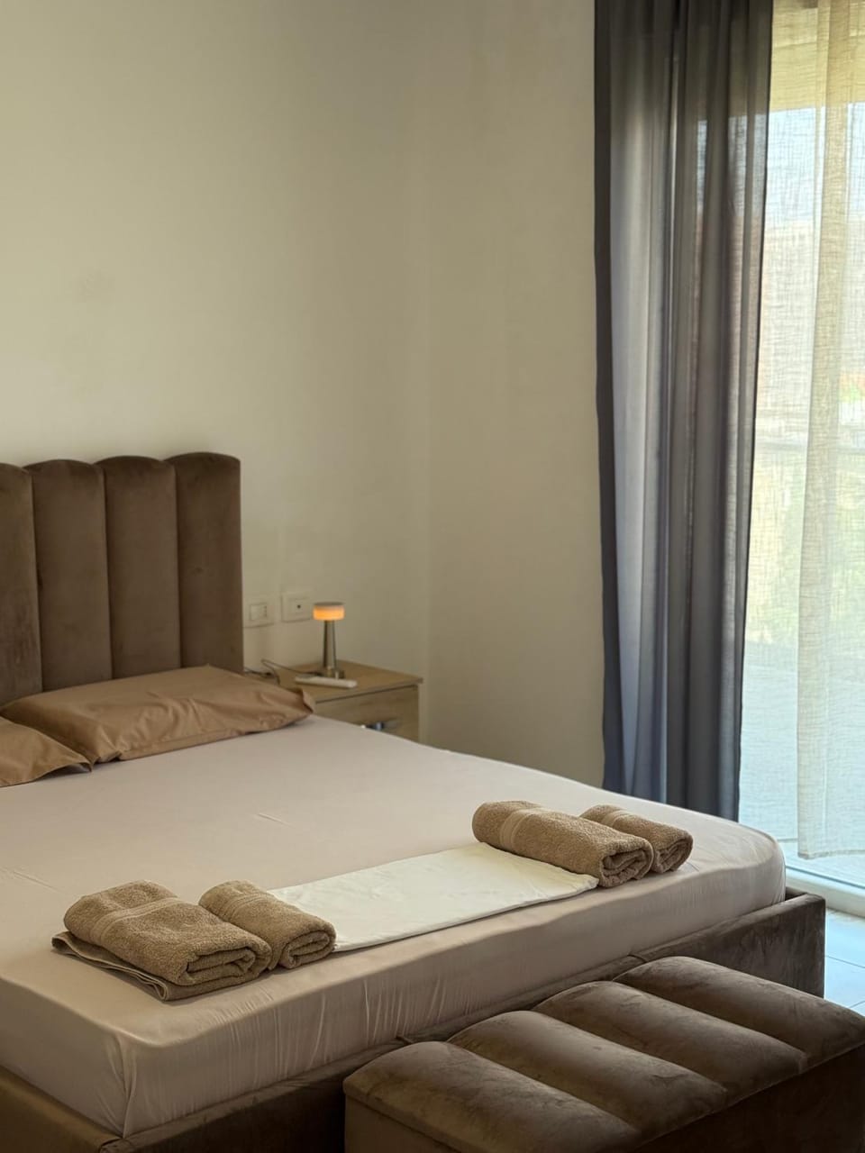 Bed, Photo of the whole room, Bedroom, towels