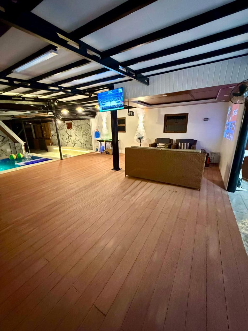 Living room, Seating area