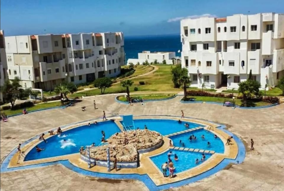 Vue mer et piscine, appartement de prestige Apartment in Tangier