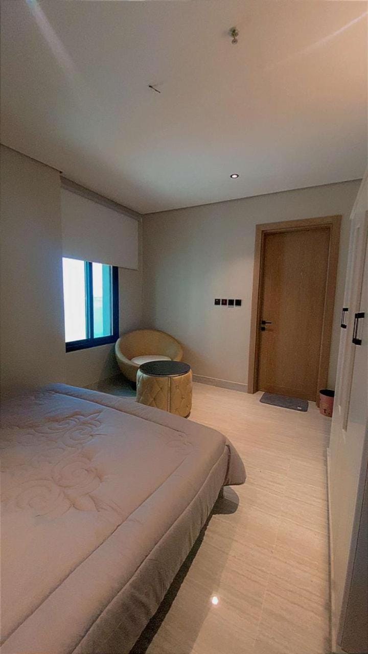 شقة فاخرة في عمارة راقية على البحر Apartment in Al Khobar