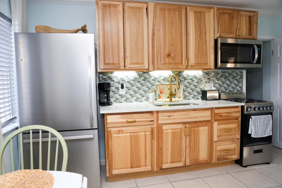 Kitchen or kitchenette, oven, stove