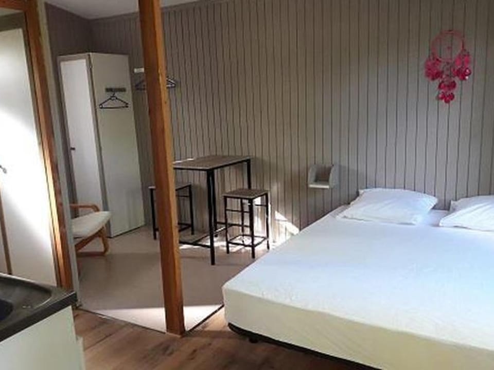 Chalet confortable avec terrasse - API-1-52-354 Campground/ 
RV Resort in Provence