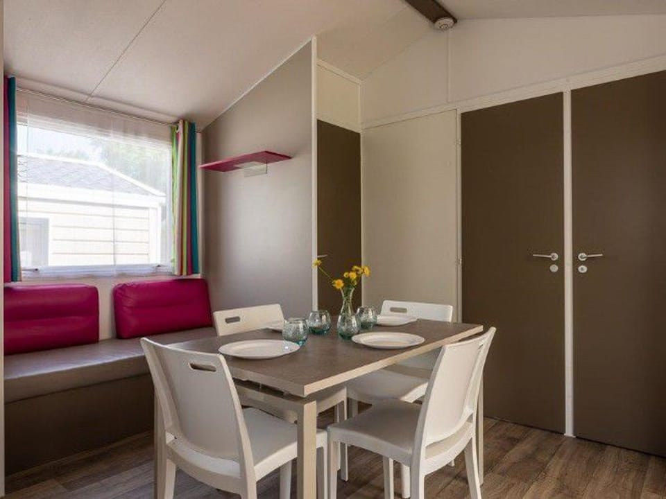 Mobil home avec Terrasse à Bretignolles-sur-Mer - API-1-52-407 Campground/ 
RV Resort in Pays de la Loire