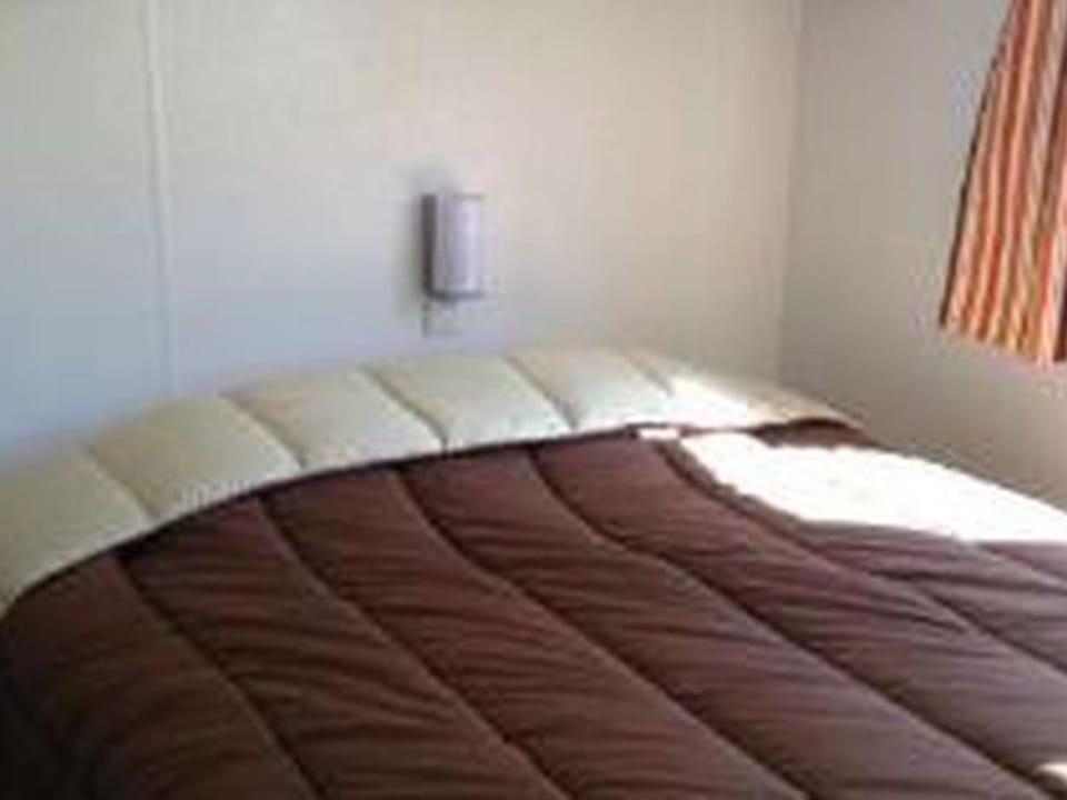 Mobil-home pour 4 personnes avec terrasse - API-1-52-341 Campground/ 
RV Resort in Pays de la Loire