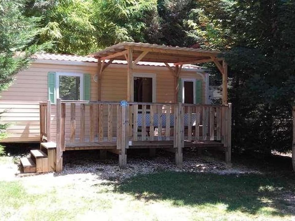 Mobil-home confortable avec terrasse pour 6 personnes - API-1-52-647 Campground/ 
RV Resort in Nouvelle-Aquitaine
