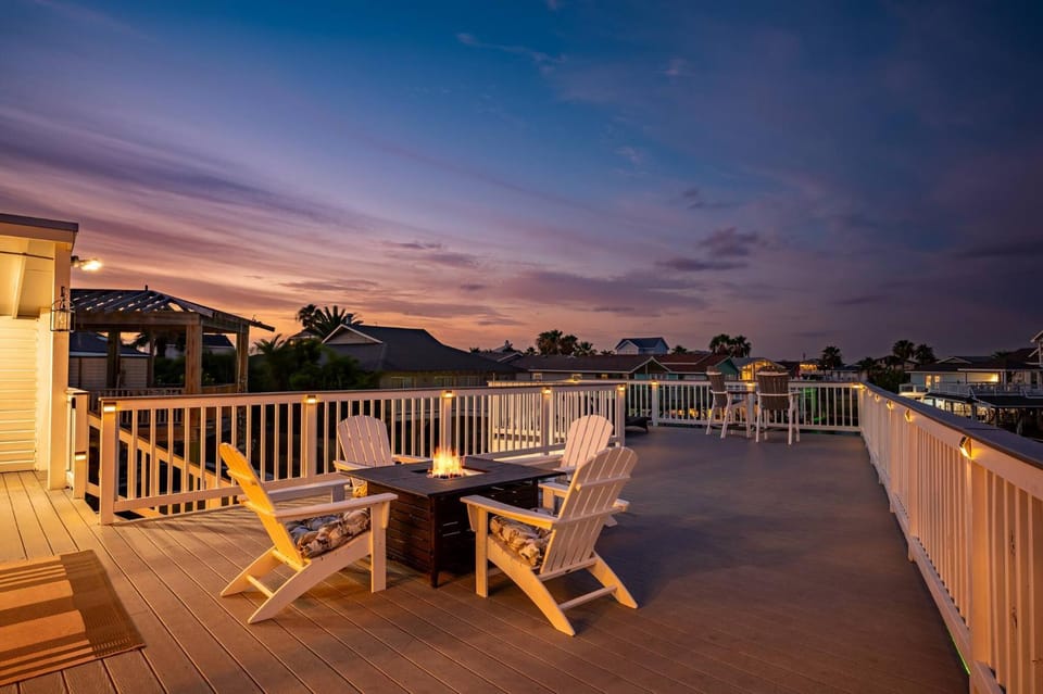 Patio, Night, View (from property/room), Balcony/Terrace, River view, Drinks, Sunset