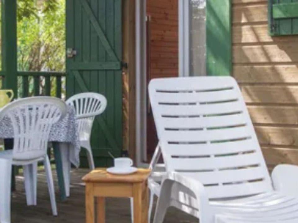 Chalet cosy avec terrasse à Naucelle - Emplacement idyllique - API-1-52-380 Campground/ 
RV Resort in Occitanie