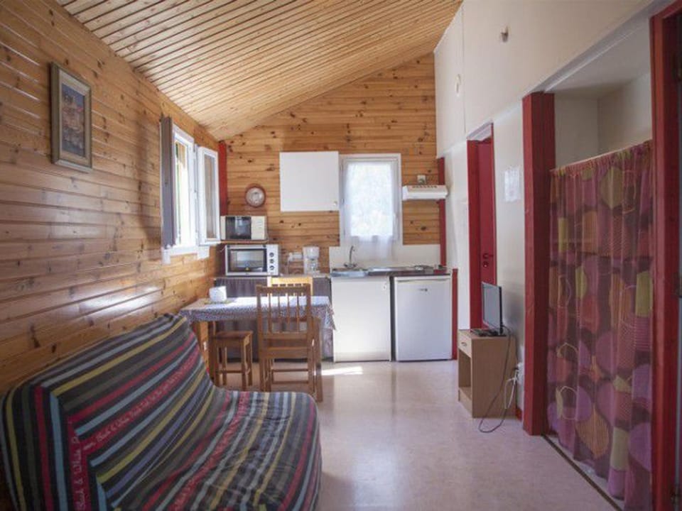 Chalet cosy avec terrasse à Naucelle - Emplacement idyllique - API-1-52-380 Campground/ 
RV Resort in Occitanie